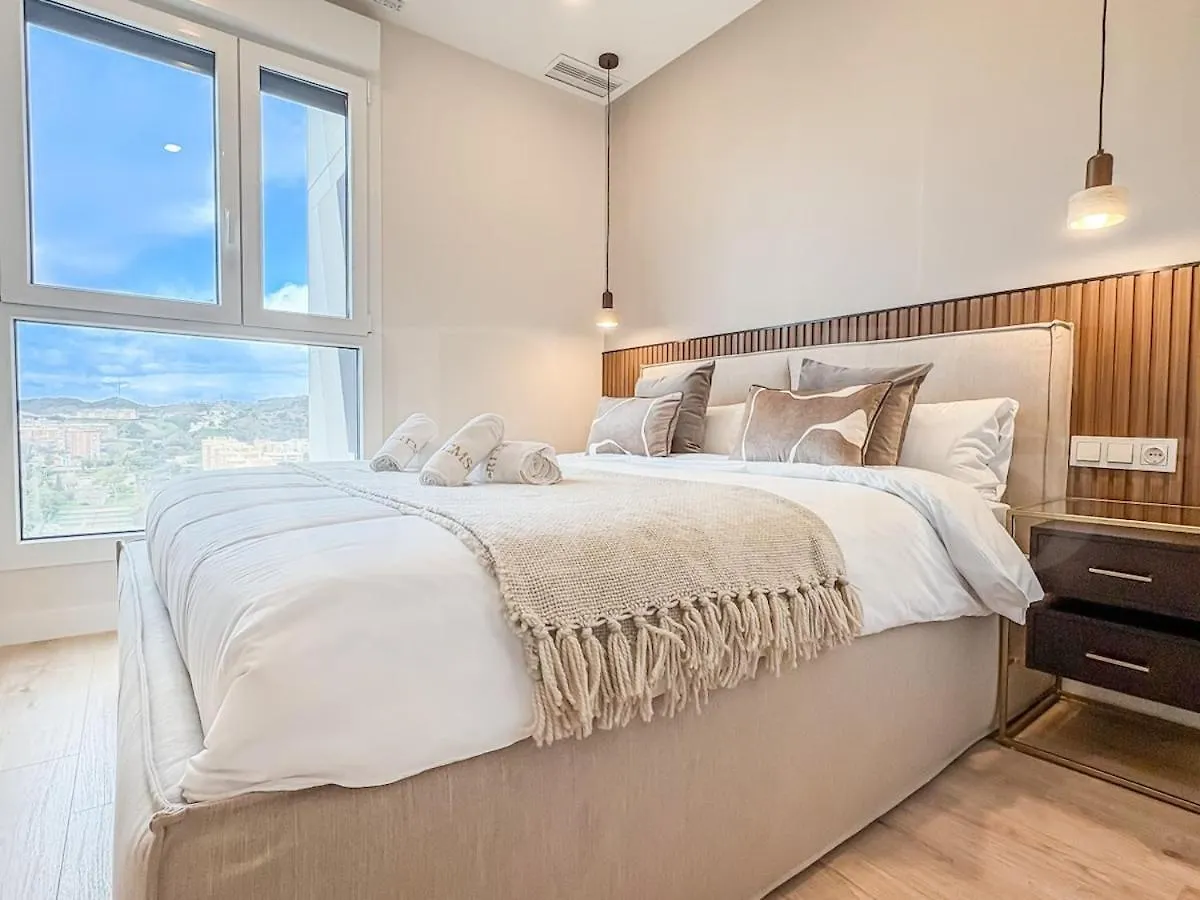 Apartment With Stunning Views And Parking By Rems Málaga