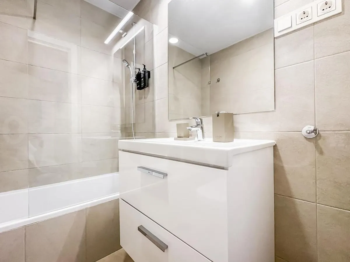 Apartment With Stunning Views And Parking By Rems Málaga